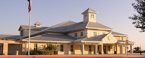 Front entrance of one of the best Leander schools, Vista Ridge High School